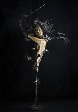 Les Champs sonores Les Champs sonores - Chef d'orchestre Fer et bois noyer hêtre - L66 x l 112 x h 208 - sculpture instrument Thierry Chollat photo Anthony Cottarel