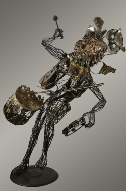 Les feuillets vagabonds Les feuillets vagabonds - Sculpture Thierry Chollat - Instruments de musique - Fer et bois chêne - L104x l 144 x h206 cm - Photo : Anthony Cottarel