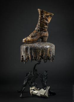 Unisson Unisson - Tabouret de piano fer et bois de noyer - L 38 cm x l 45 cm x H 85 cm - Sculpture Thierry Chollat - Photos Anthony Cottarel