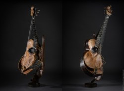 Django Django. Guitare en fer et bois(Poirier) L41xH113xl32cm Interprétations d'instruments de Musique ©Thierry Chollat