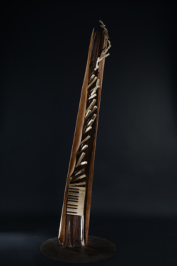 Emergentes Emergentes - Piano, Fer et bois châtaignier épicéa, Interprétations d'instruments de Musique ©Thierry Chollat