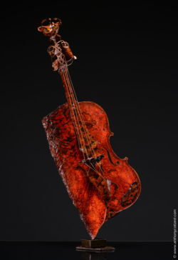 L'Aube des Brandons L'Aube des Brandons - Violon, fer et papier. Interprétations d'instruments de Musique ©Thierry Chollat