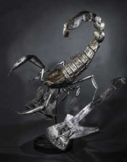 Désideratum Guitares électriques | Scorpion Désideratum Guitares électriques - Sculpture de Scorpion - Thierry Chollat - Photo Anthony Cottarel
