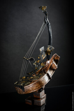 Mécanismes intemporels - Violon Mécanismes intemporels, Fer et bois noyer. Interprétations d'instruments de Musique ©Thierry Chollat - Violon