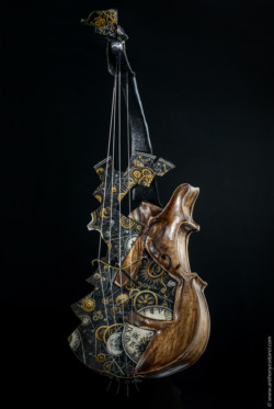 Mécanismes intemporels - Violon Mécanismes intemporels, Fer et bois noyer. Interprétations d'instruments de Musique ©Thierry Chollat - Violon